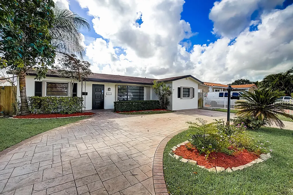 5012 Taft Street Hollywood FL 33021