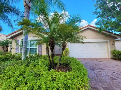 1955 Grey Falcon Circle SW Vero Beach FL 32962