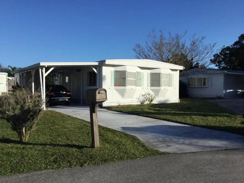 6 Quintana Roo Court Port St Lucie FL 34952