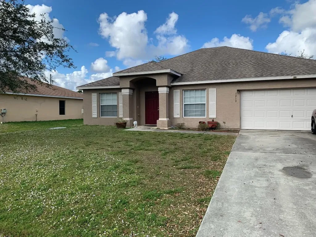 1219 SW Eleuthera Avenue Port St Lucie FL 34953