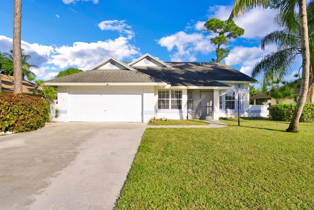 112 Kings Way Royal Palm Beach FL 33411