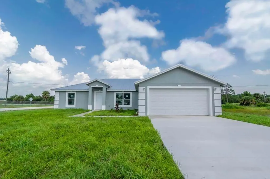 972 SE 39th Terrace Okeechobee FL 34974