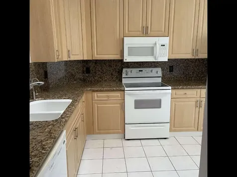 10733 Royal Caribbean Circle Boynton Beach FL 33437