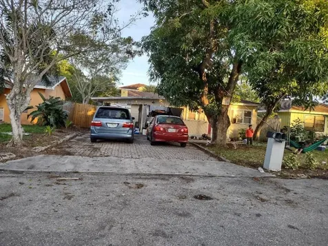 622 S B Street Lake Worth Beach FL 33460