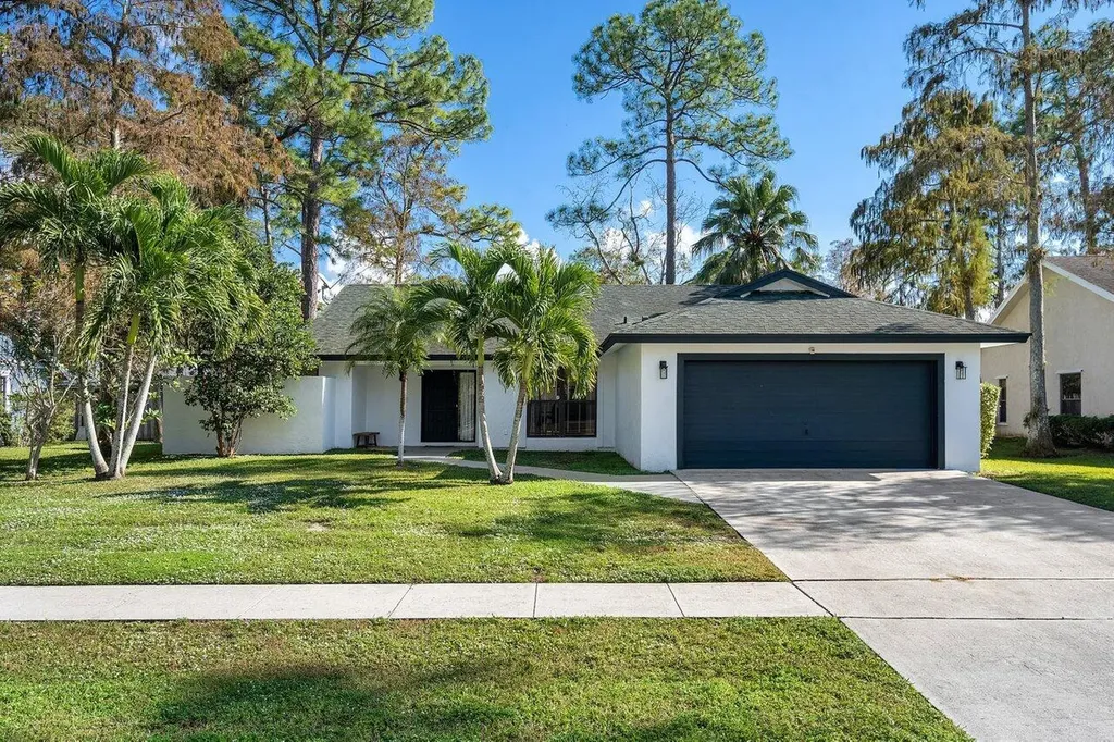 840 Foresteria Avenue Wellington FL 33414