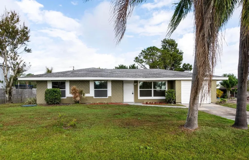125 SW Lancaster Avenue Port St Lucie FL 34984