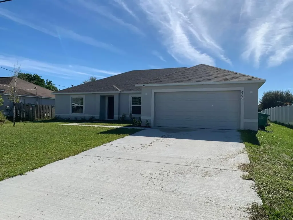 666 SW Jeanne Avenue Port St Lucie FL 34953