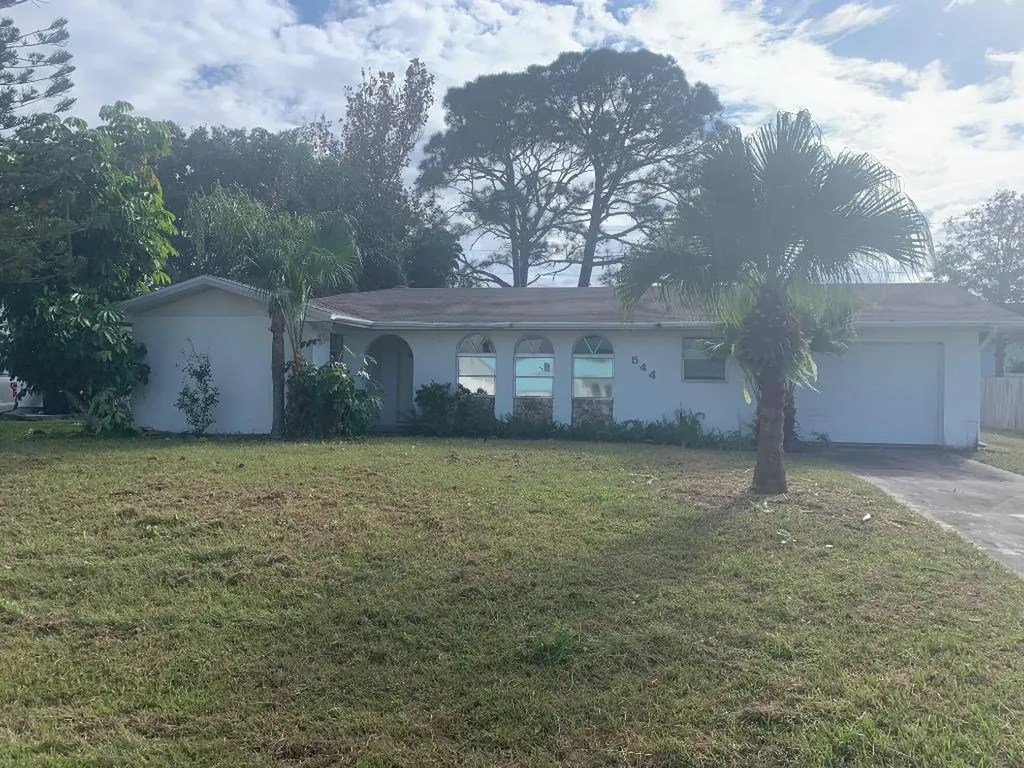544 SE Chapman Avenue Port St Lucie FL 34984
