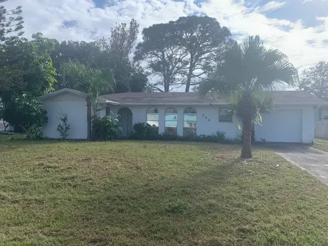 544 SE Chapman Avenue Port St Lucie FL 34984