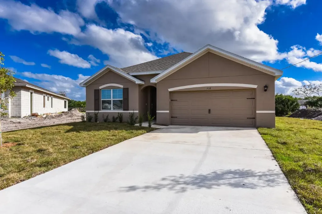 718 SW Crean Terrace Port St Lucie FL 34953