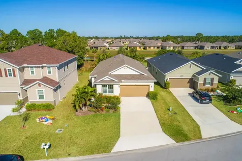 5705 NW Pine Trail Circle Port St Lucie FL 34983