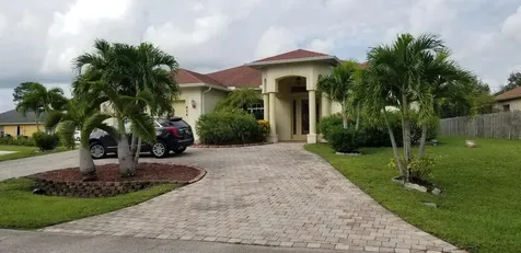 414 SW Cherryhill Road Port St Lucie FL 34953