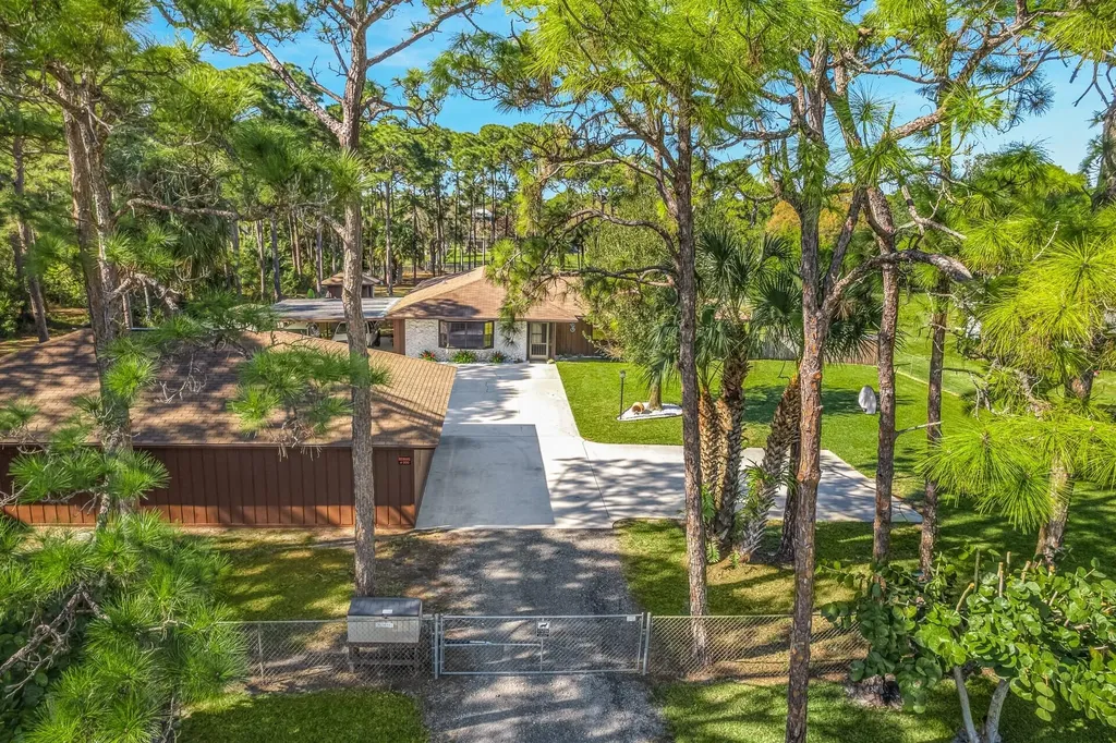 6015 Silver Oak Drive Fort Pierce FL 34982