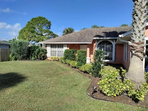 909 SW Longfellow Road Port St Lucie FL 34953