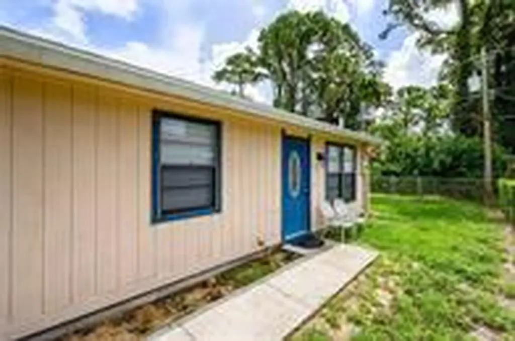 1230 13th Avenue SW Vero Beach FL 32962