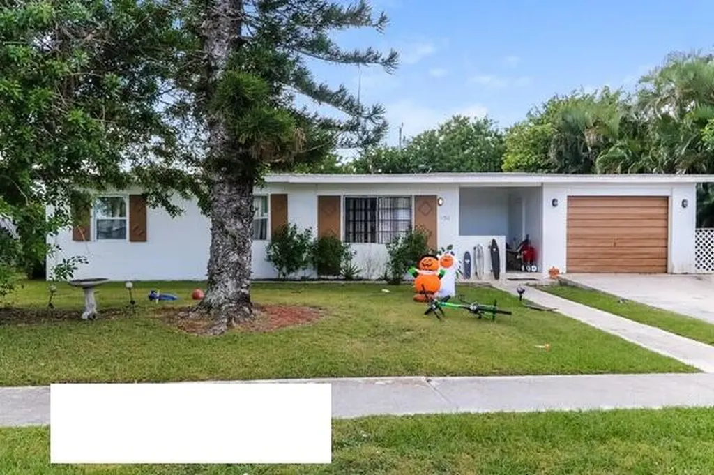 121 SE Solaz Avenue Port St Lucie FL 34983