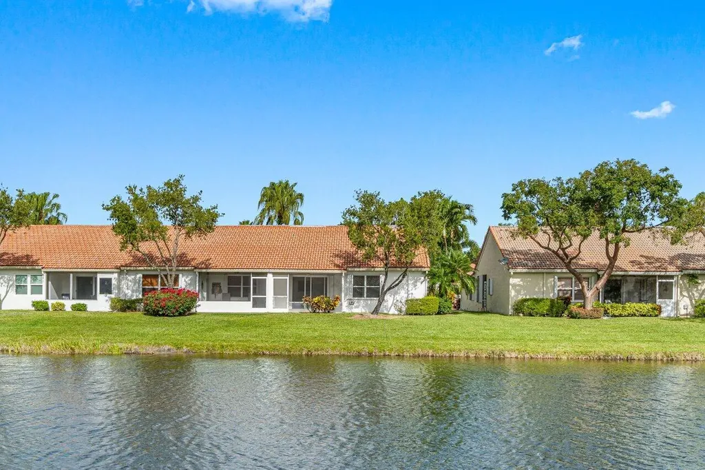 6104 Floral Lakes Drive Delray Beach FL 33484