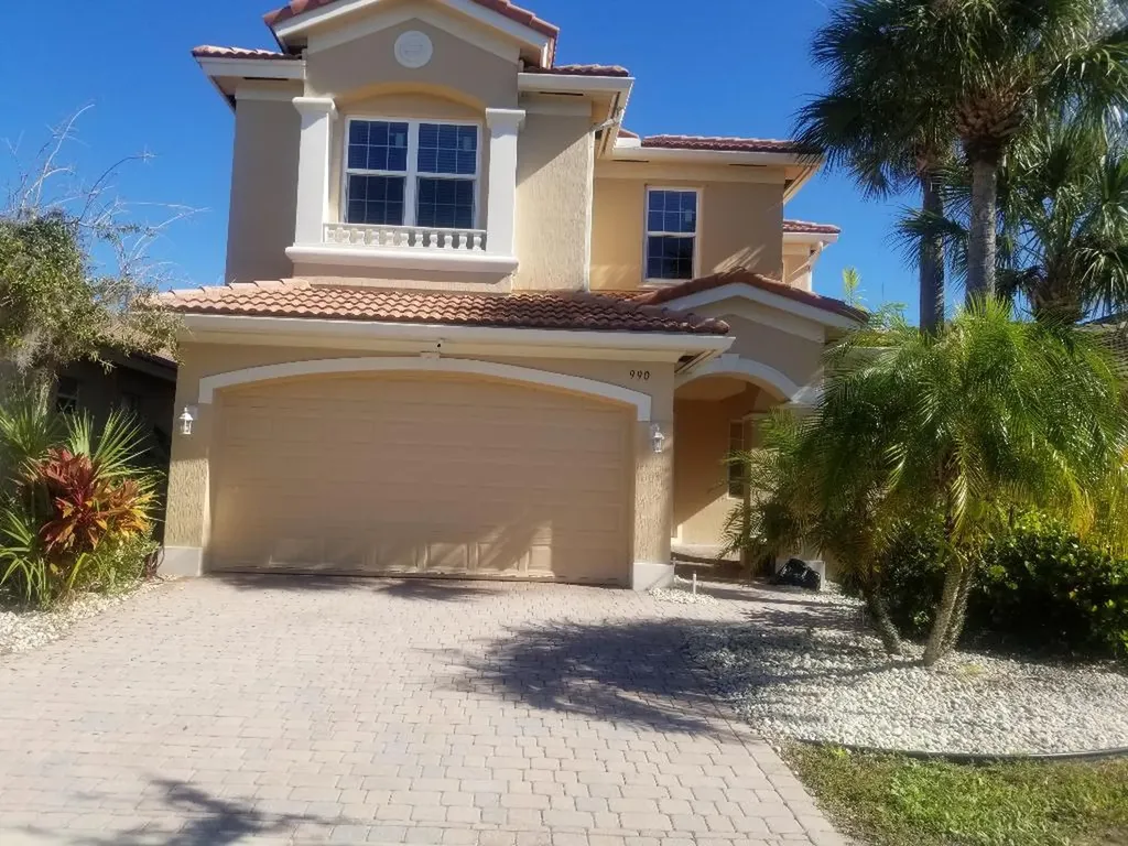 990 NW Leonardo Circle Port St Lucie FL 34986