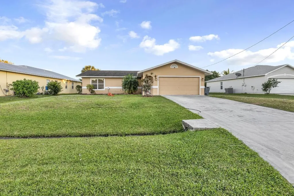 2322 SE Maslan Avenue Port St Lucie FL 34952