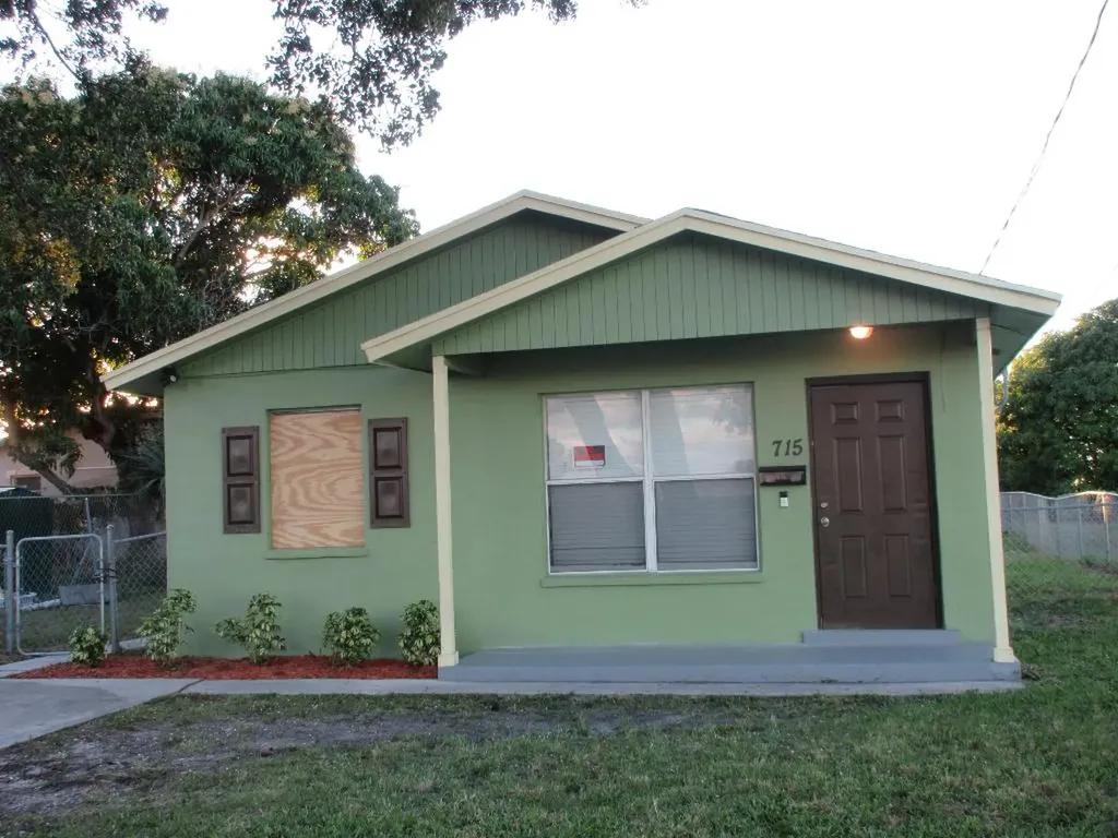 715 Avenue I Riviera Beach FL 33404