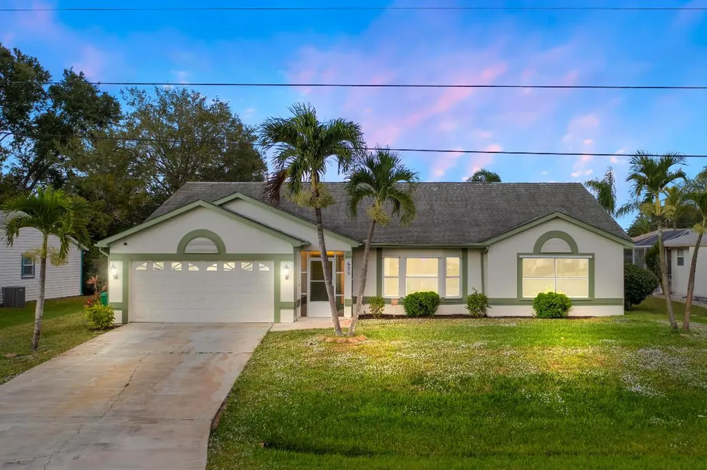 625 SE Stow Terrace Port St Lucie FL 34984