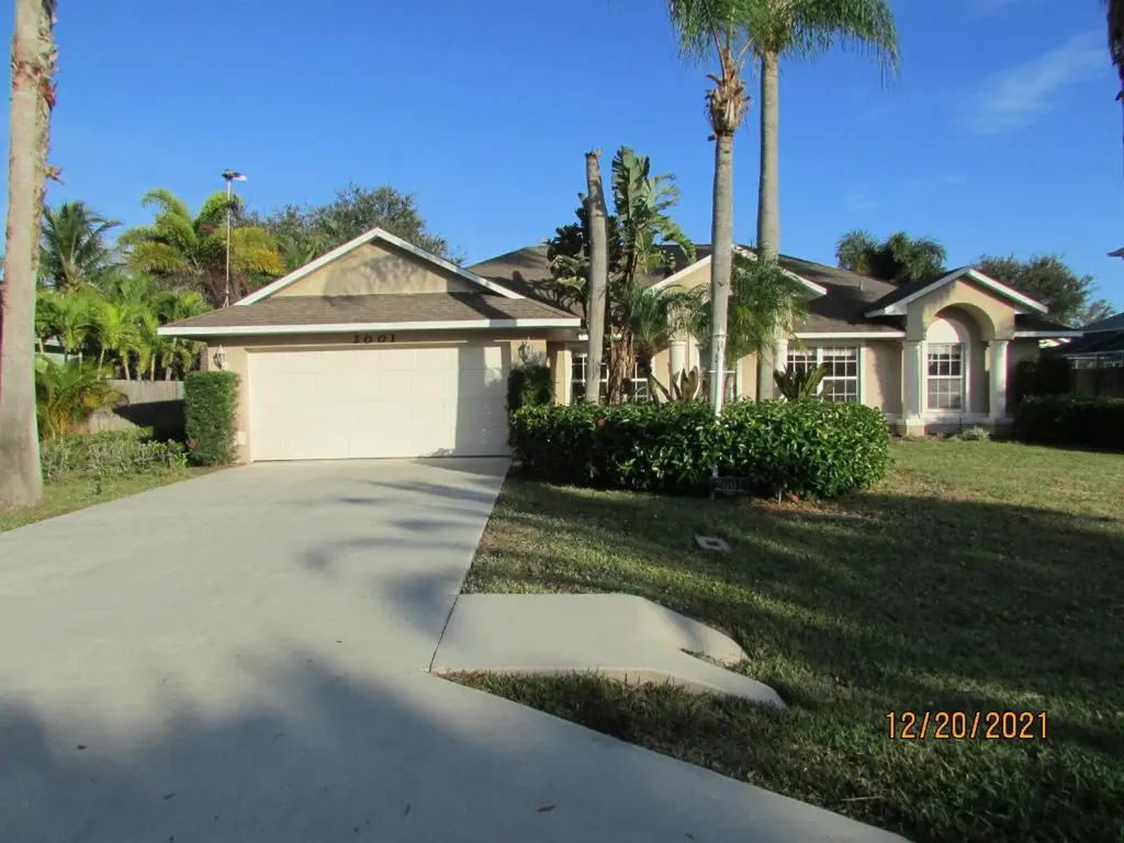 2001 NE Steven Avenue Jensen Beach FL 34957