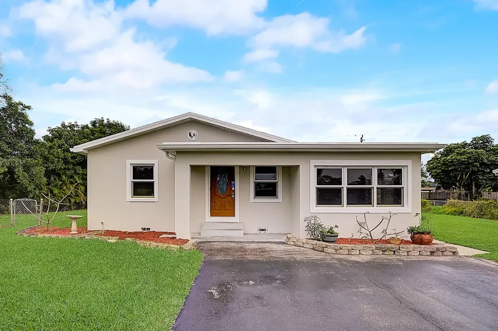 3138 Dolan Road Palm Springs FL 33406