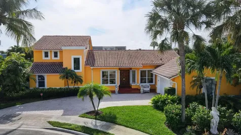 5 Lakeside Palms Court Lake Worth Beach FL 33460