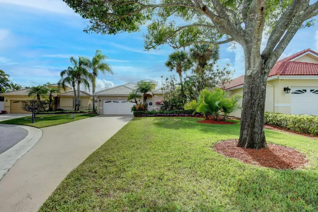 6397 Grand Cypress Circle Lake Worth FL 33463