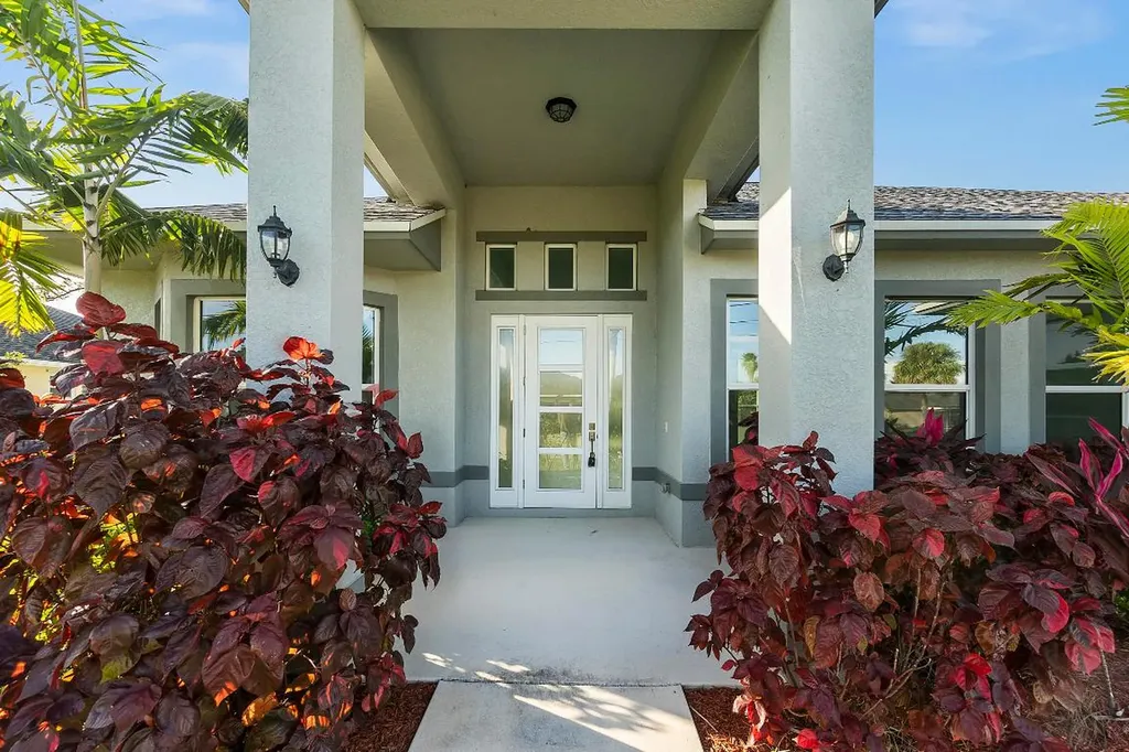 2530 SW Aberdeen Street Port St Lucie FL 34953