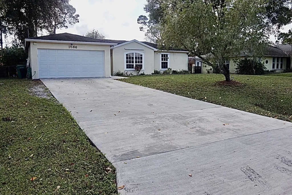 1566 SW Janette Avenue Port St Lucie FL 34953
