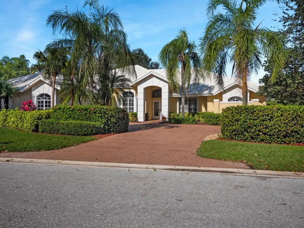 105 Thornton Drive Palm Beach Gardens FL 33418