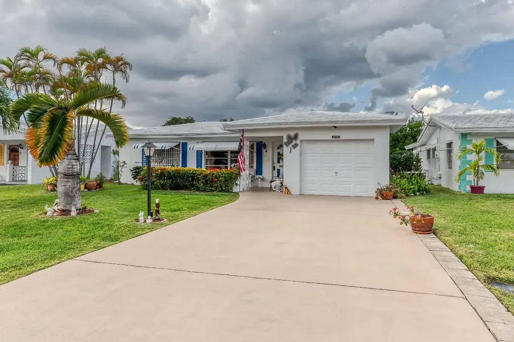 2721 W Golf Boulevard Pompano Beach FL 33064
