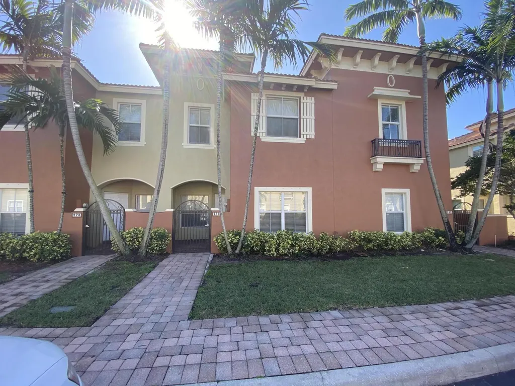 280 Lake Monterey Circle Boynton Beach FL 33426