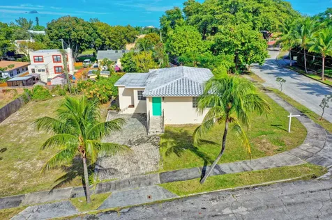 901 39th Street West Palm Beach FL 33407