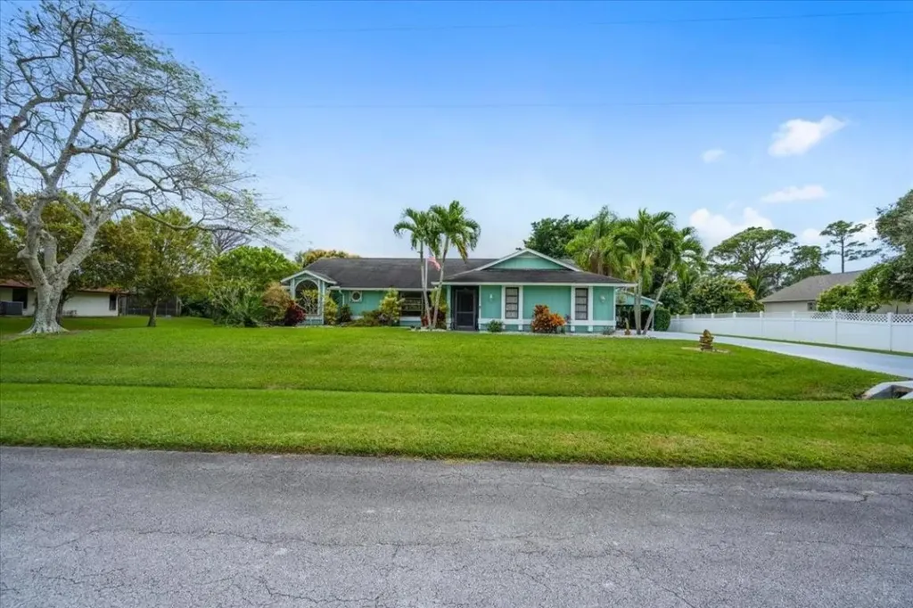 1822 SE Beving Avenue Port St Lucie FL 34952