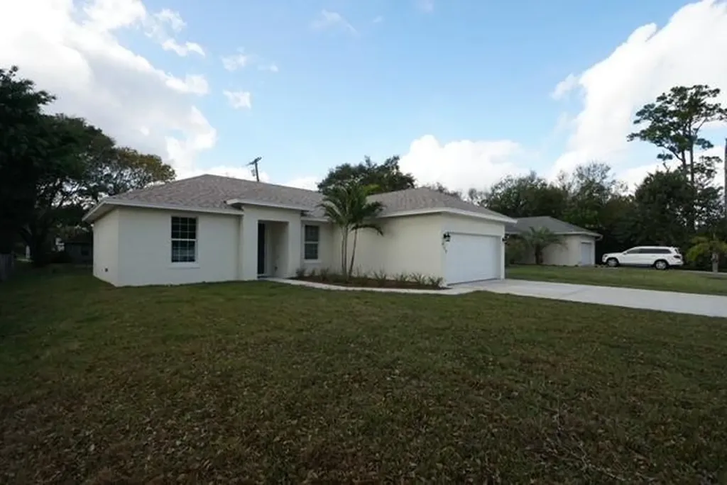 915 33rd Avenue SW Vero Beach FL 32968
