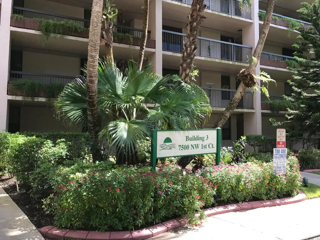 7500 NW 1st Court Plantation FL 33317