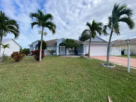 1937 SE South Buttonwood Drive Port St Lucie FL 34952