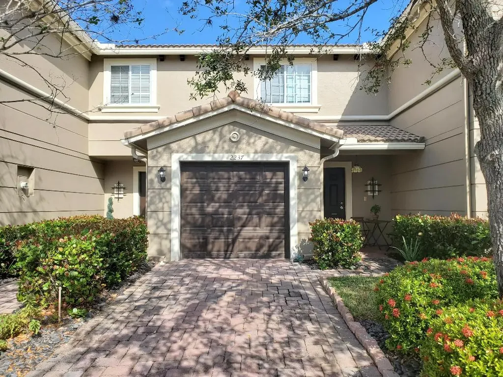 2237 SW Marshfield Court Port St Lucie FL 34953