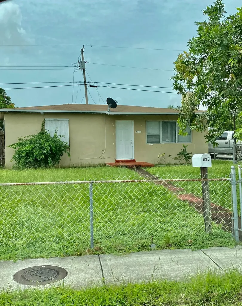 826 Aspen Road West Palm Beach FL 33409