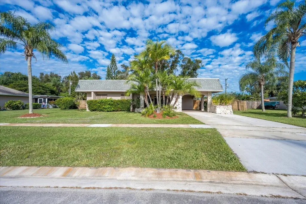 1345 SE San Sovina Terrace Port St Lucie FL 34952