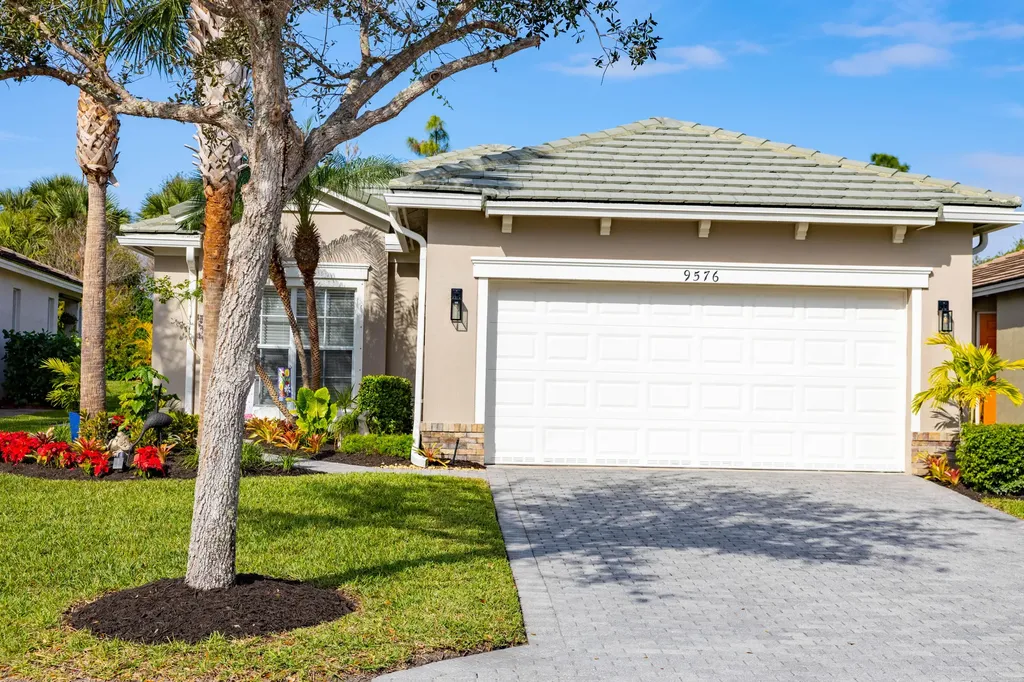 9576 SW Flowermound Circle Port St Lucie FL 34987