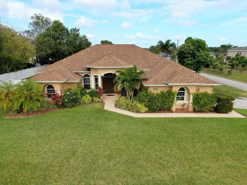487 SW Ryan Avenue Port St Lucie FL 34953