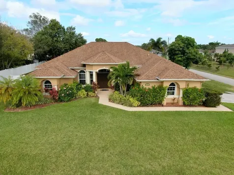 487 SW Ryan Avenue Port St Lucie FL 34953