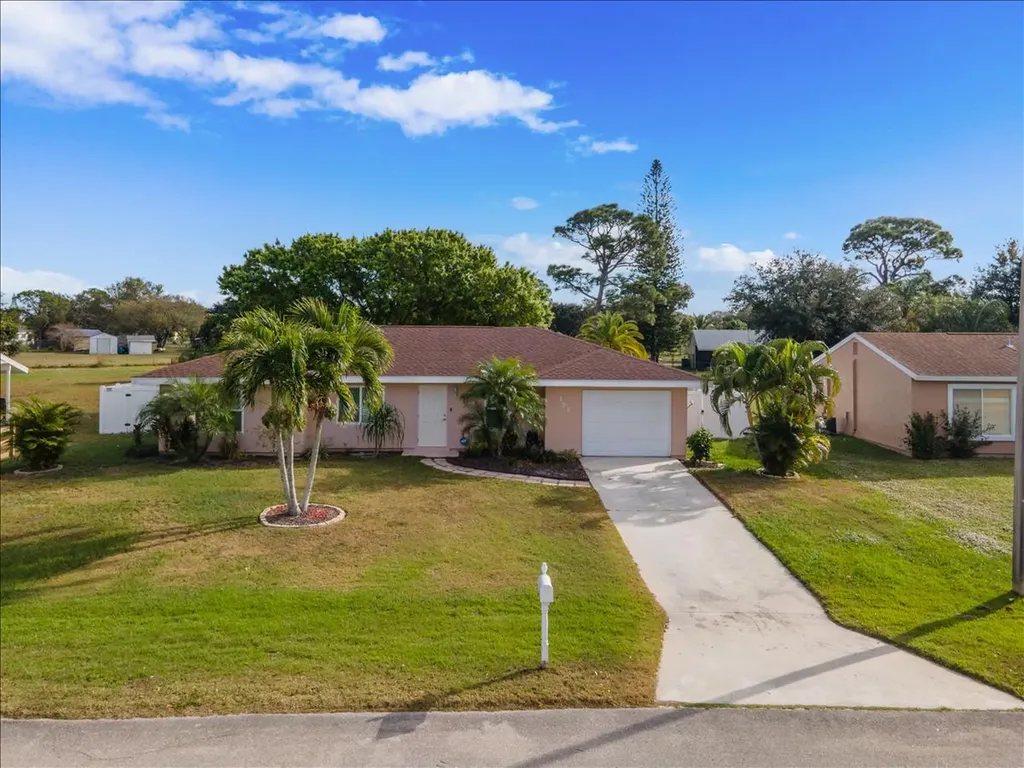 373 SW Cherryhill Road Port St Lucie FL 34953