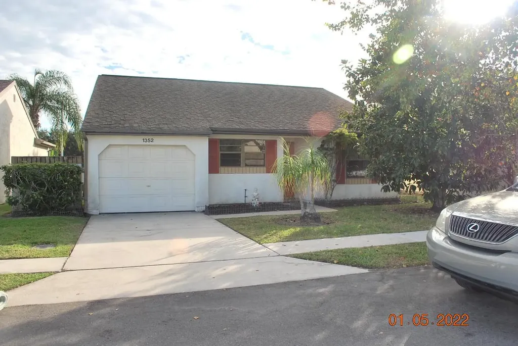 1352 SE Remington Court Port St Lucie FL 34952