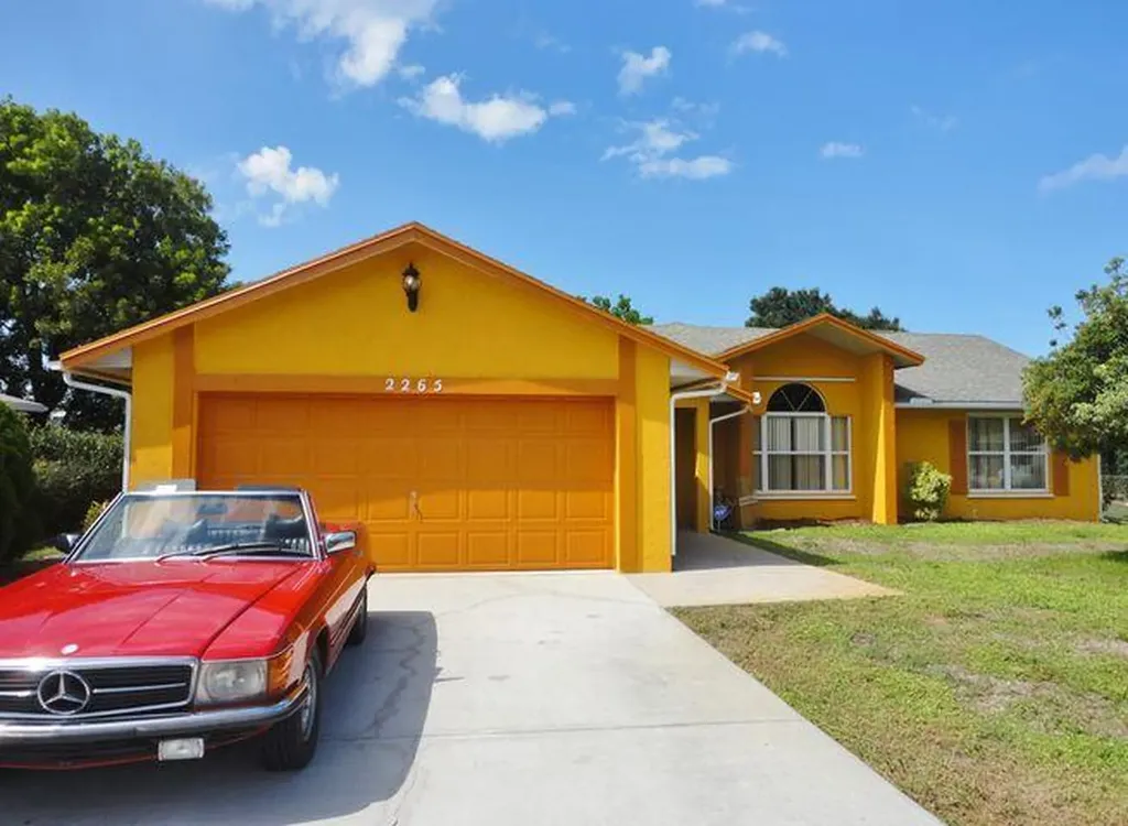 2265 SE Carnation Road Port St Lucie FL 34952