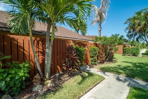 134 Springdale Circle Palm Springs FL 33461