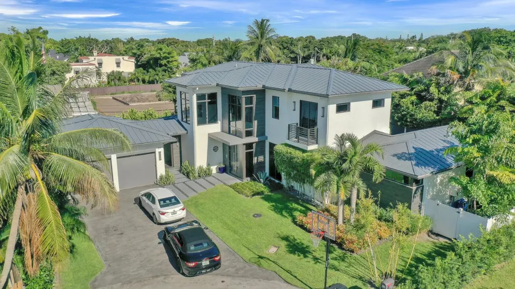 21 NW 17th Court Delray Beach FL 33444